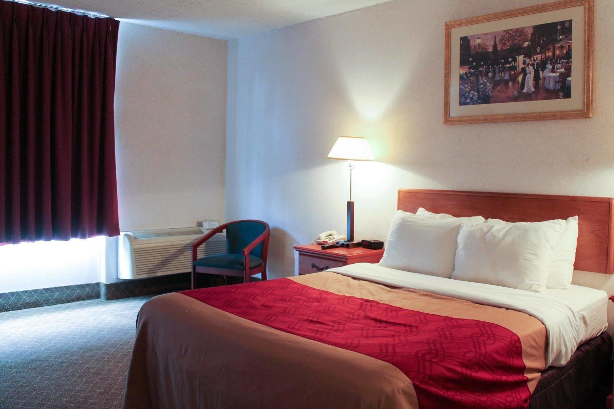 6-clarion, Pa Hotel 2*