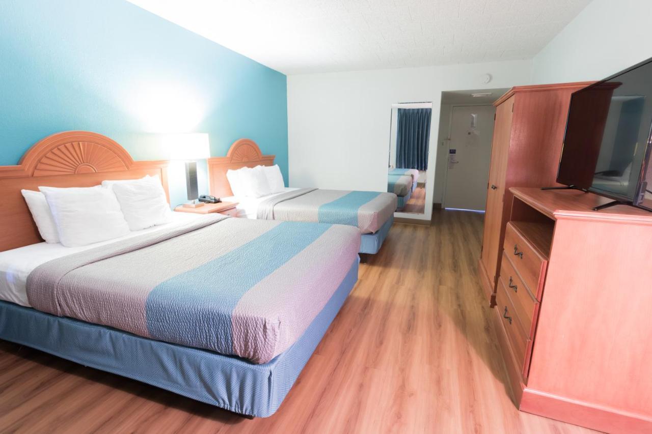 Hotel 6-clarion, Pa 2*