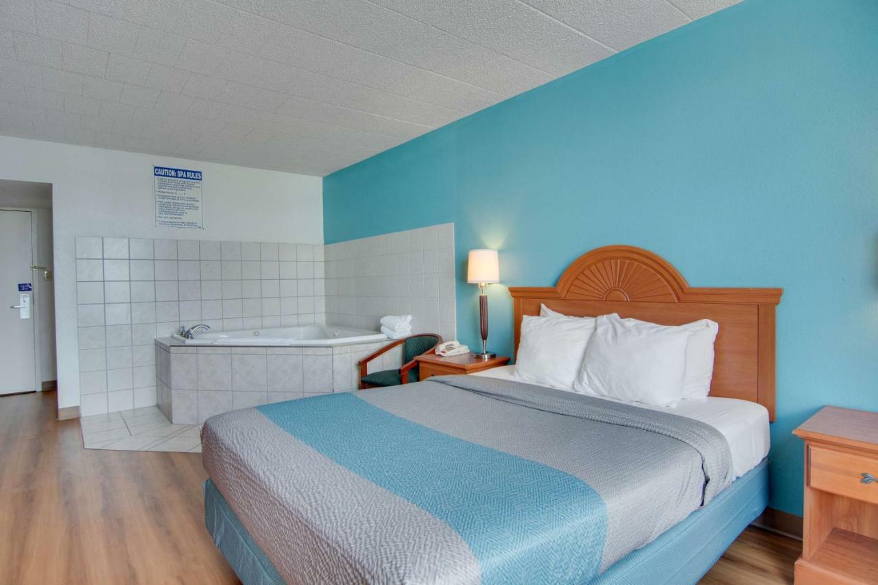 6-clarion, Pa Hotel