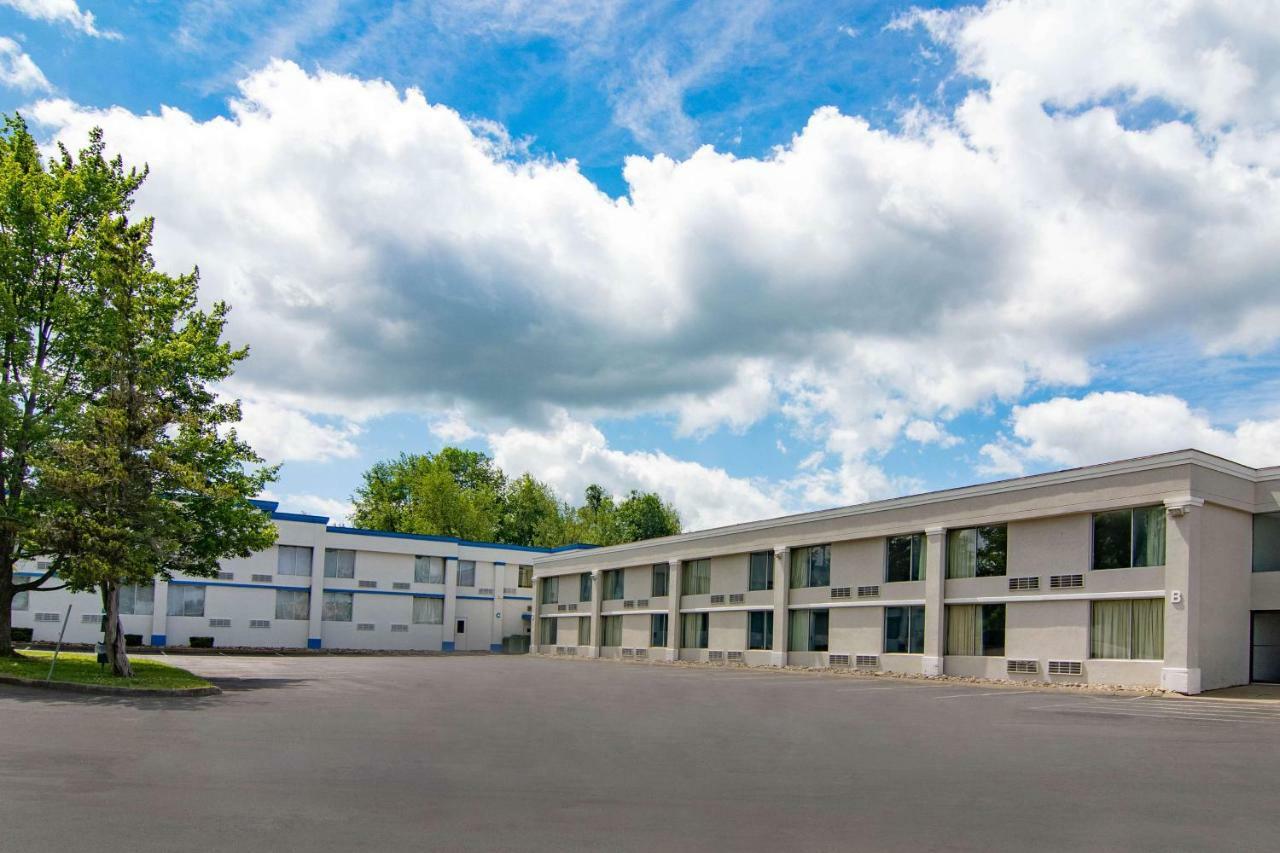 6-clarion, Pa Hotel 2*